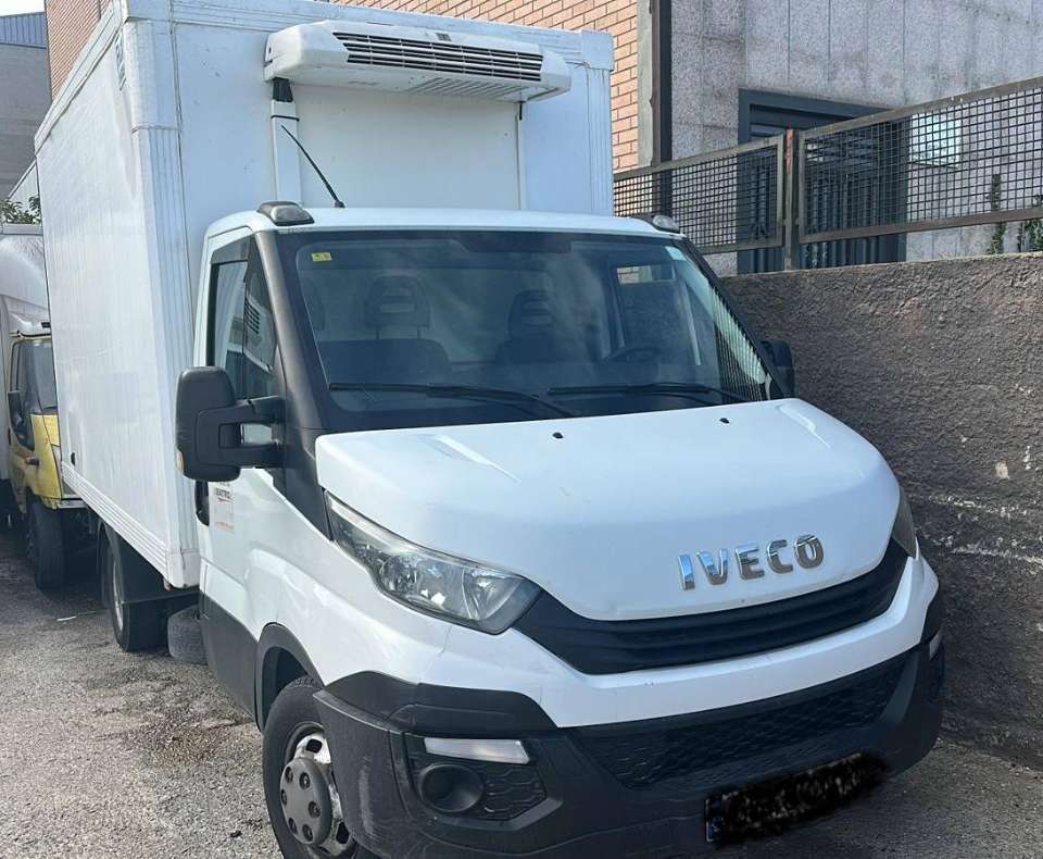 Iveco Daily 35C14 frigorífico con barras de carne colgada de 2017